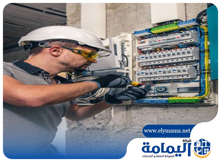 كهربائي في الشارقة