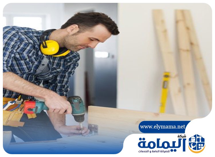 نجار في عجمان