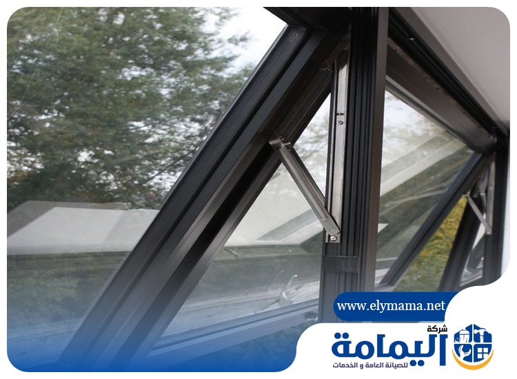 تركيب زجاج في راس الخيمة